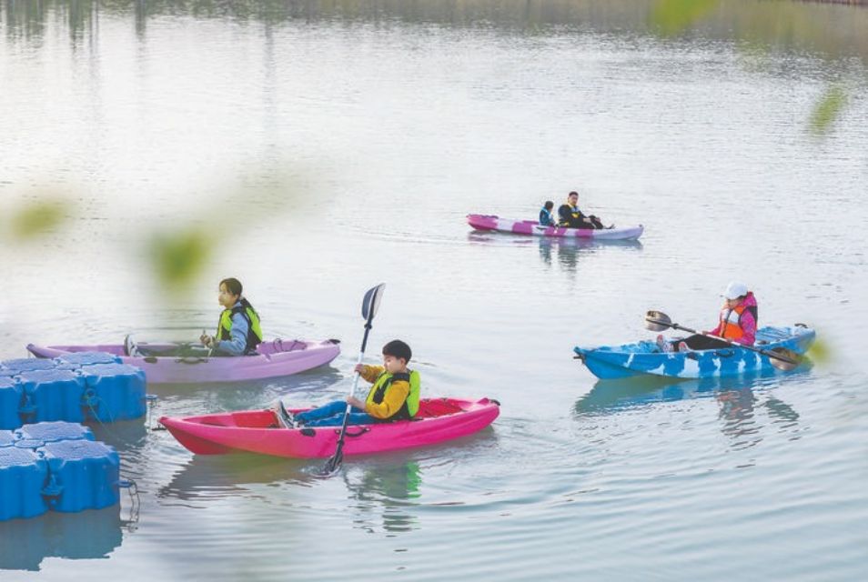 盐湖区沁林皮划艇俱乐部推出水上皮划艇运动项目。

随着天气转暖，文旅消 ...