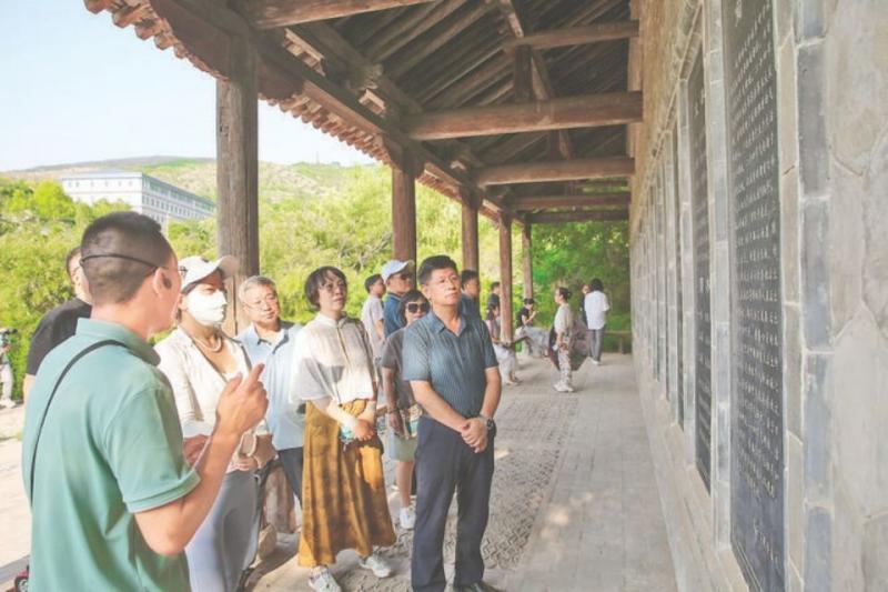 山西诗词学会采风万荣三益书院。

7月26日至28日，山西诗词学会采风团一行2 ...