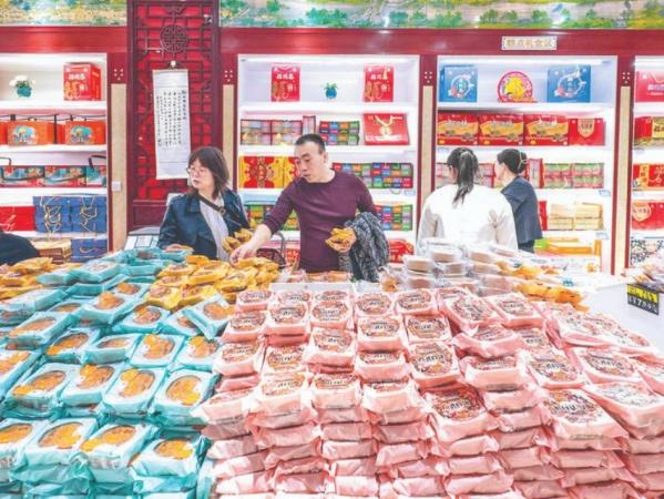 双节消费“河东味儿”浓 老字号与非遗月饼供销两旺